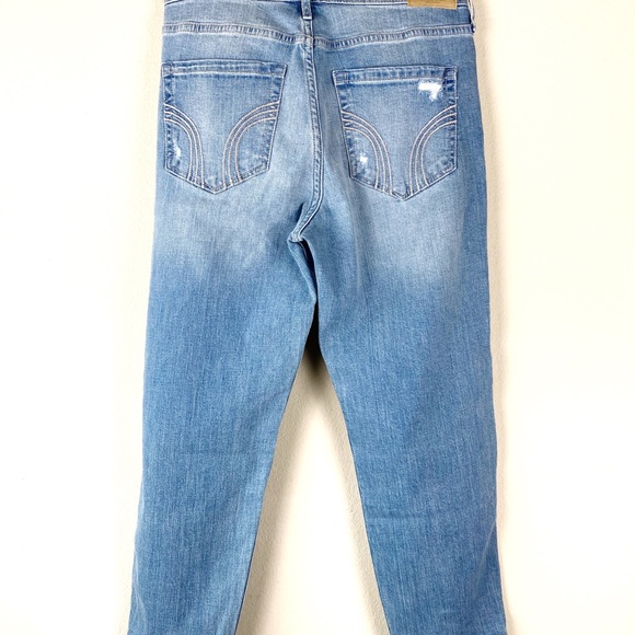 Hollister High Rise Girlfriend Jeans - Picture 10 of 12